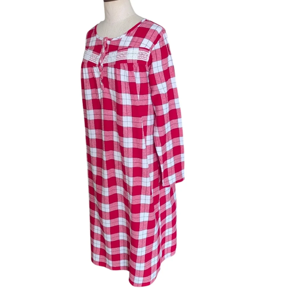 Croft & Barrow cotton flannel red & white checked traditional nightgown. Large.